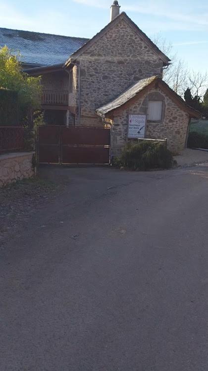La Cabane Des Colibris Rieupeyroux  المظهر الخارجي الصورة